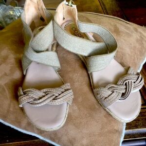 Women flat sandals , size 7.5 , Brand Cordani, Made in Italy